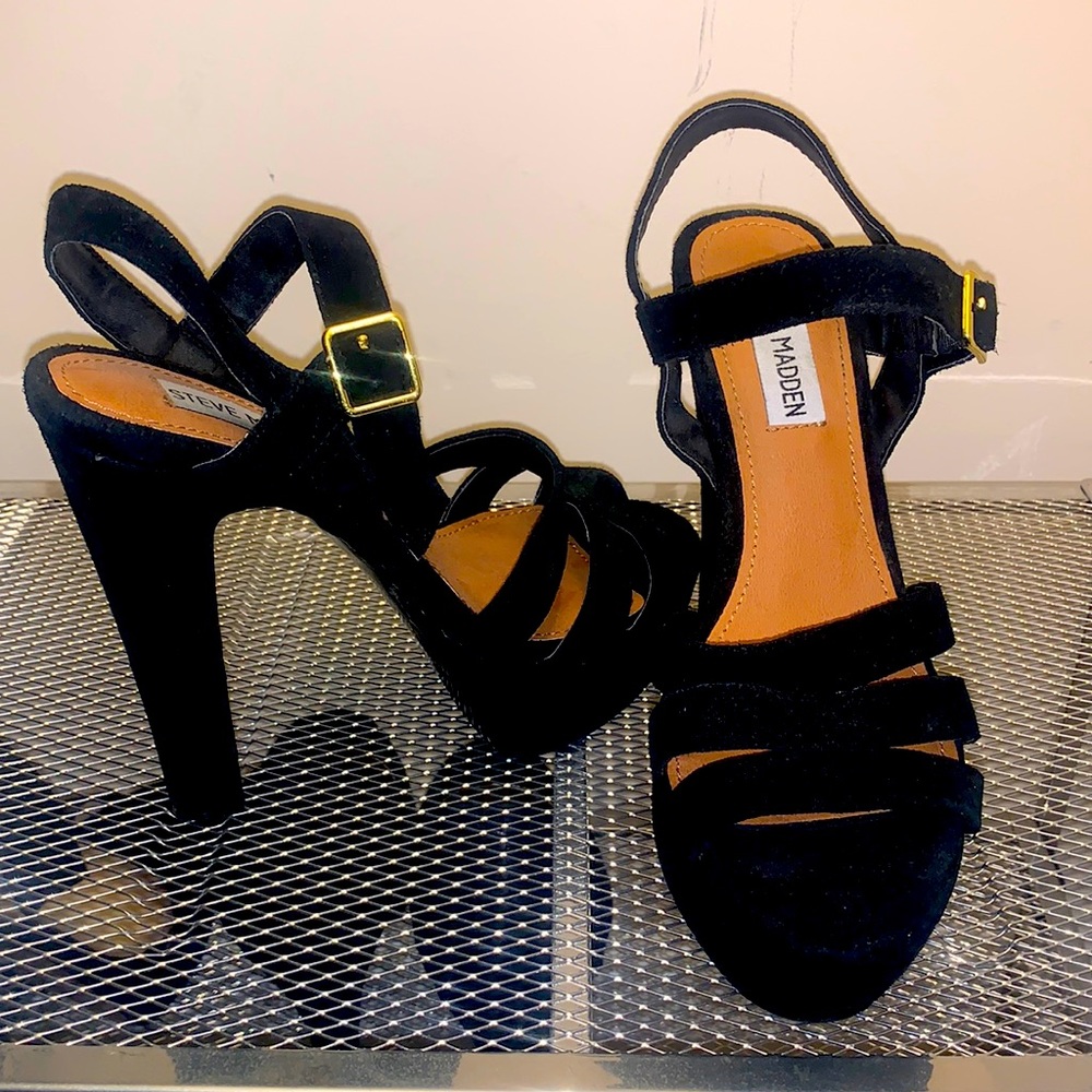 SUEDE STEVE MADDEN PLATFORMS